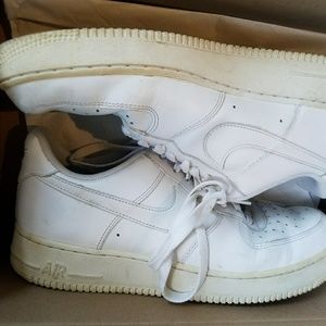 Men's 2007 Nike Air Force 1 back in style!